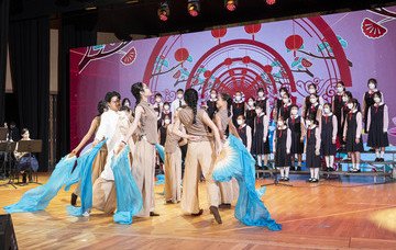 (Chinese only)保良局教育服務75周年滙演