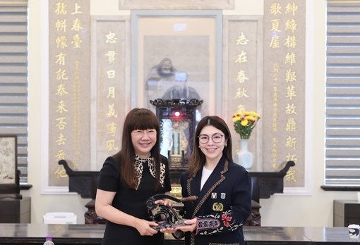 保良局乙巳、丙午年董事会移交银物印信仪式