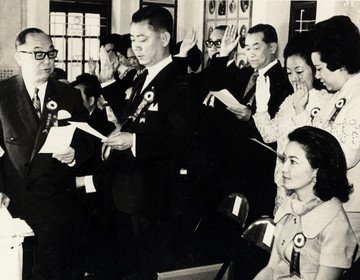 Traditions in
Kwan Ti Hall