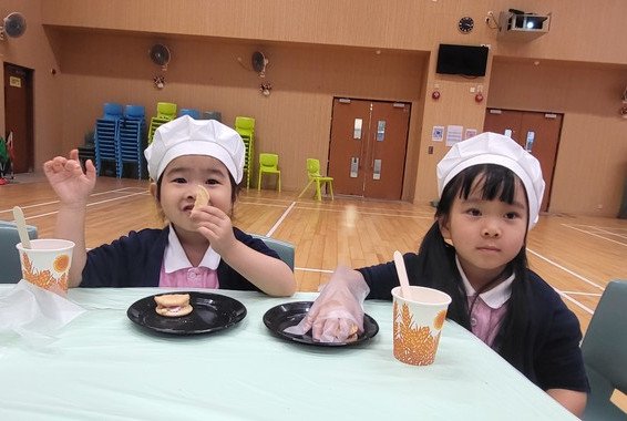 我们学了salad dressing, corn, biscuits和ham!