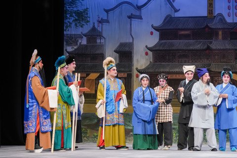 保良局李何芷韵主席、节目筹委会主席颜肇臻总理、陈思暐总理及严子谕总理粉墨登场，担任慈善演出嘉宾。