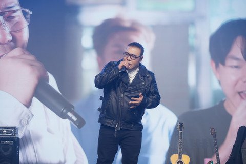 《中年好声音》义工大使周吉佩先生、刘洋先生、李金凯先生及龙婷女士演绎经典歌曲及分享各人的生命故事，以歌声传递爱与希望。